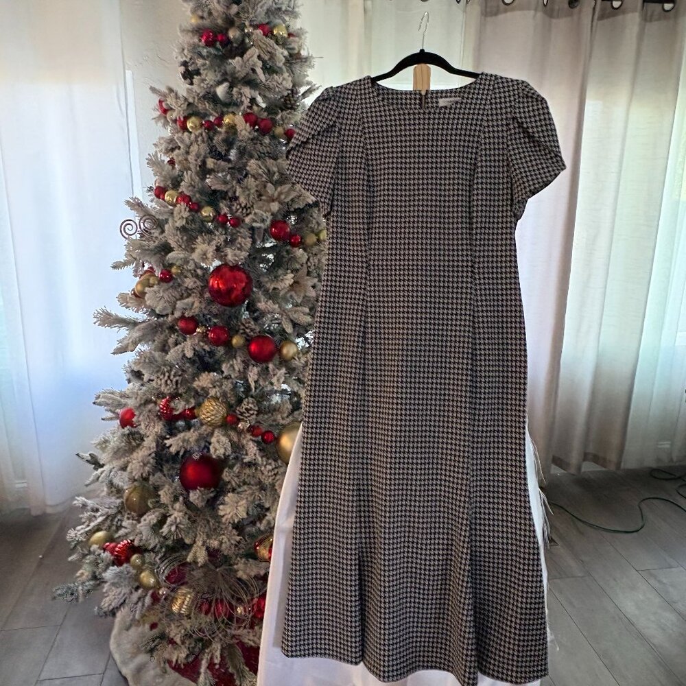 Calvin Kline, Size 10,  Classic